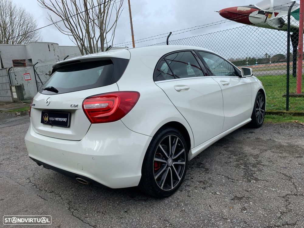 Mercedes-Benz A 180 d AMG Line - 30