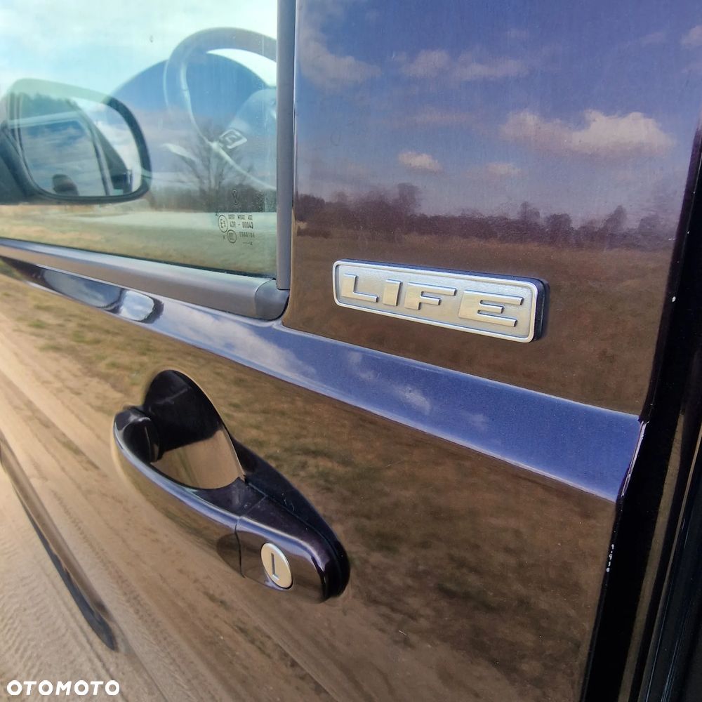 Volkswagen Multivan - 15