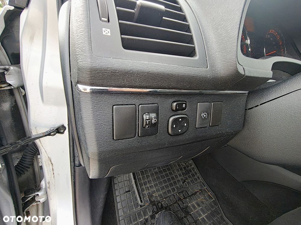 Toyota Avensis - 27