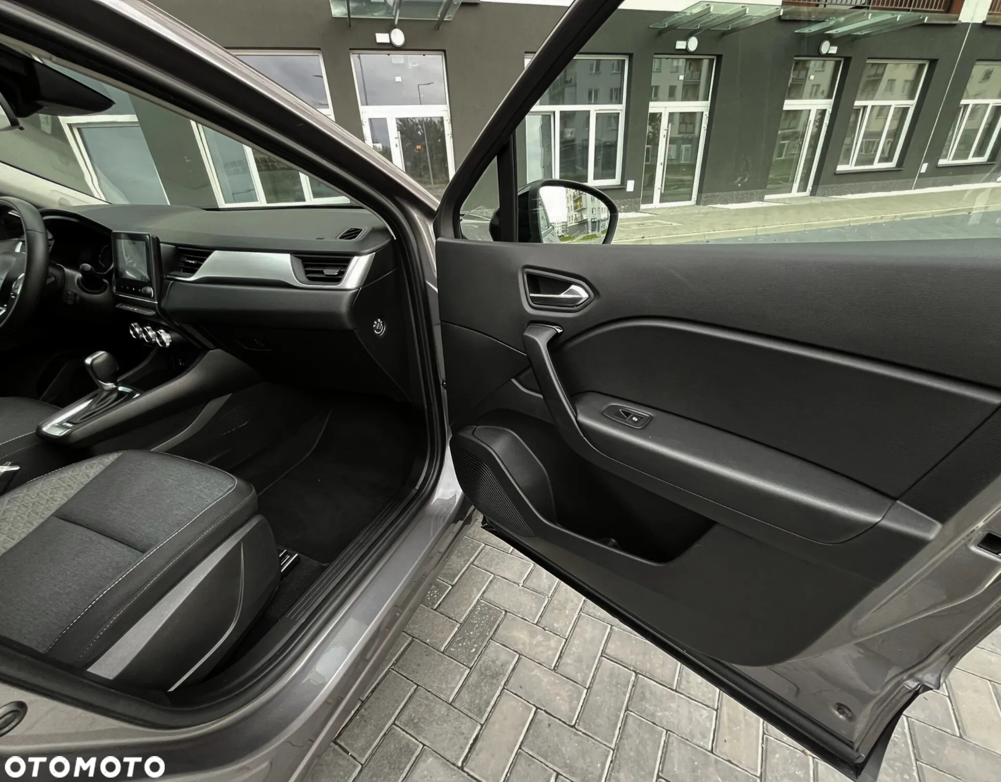 Renault Captur 1.6 E-TECH Full Hybrid 145 Techno - 26