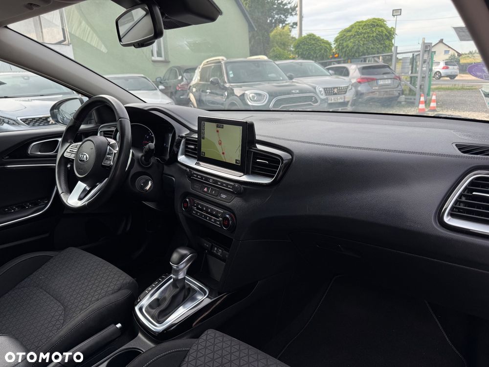 Kia Ceed - 11