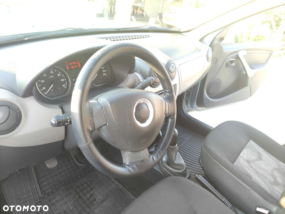 Dacia Sandero - 4