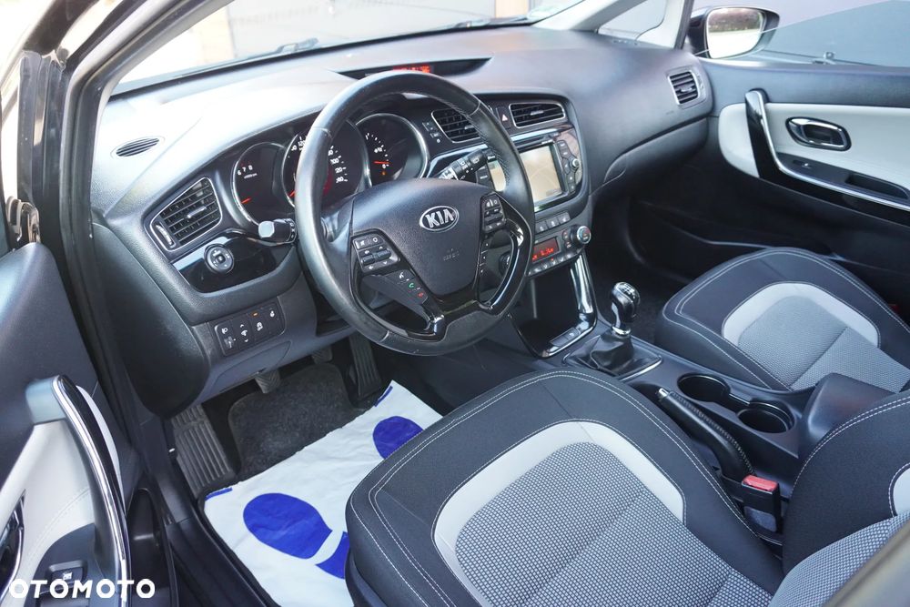 Kia Ceed 1.6 GDI ISG Dream-Team Edition - 7