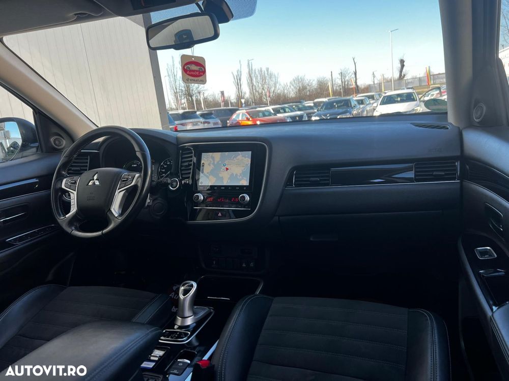 Mitsubishi Outlander 2.4 4WD - 6