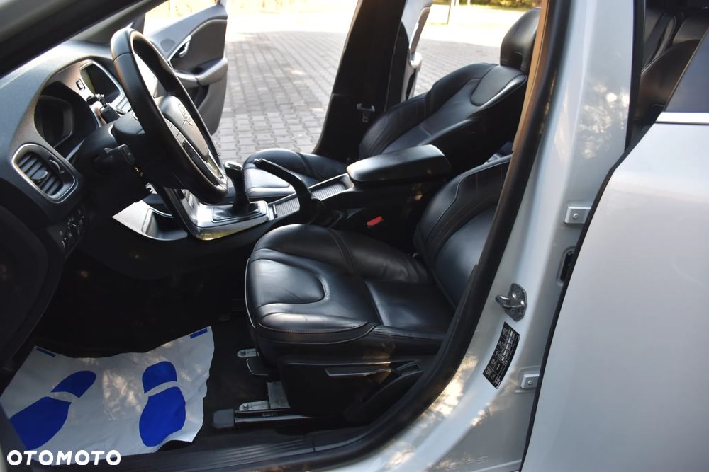 Volvo V40 D2 Drive-E Ocean Race - 12