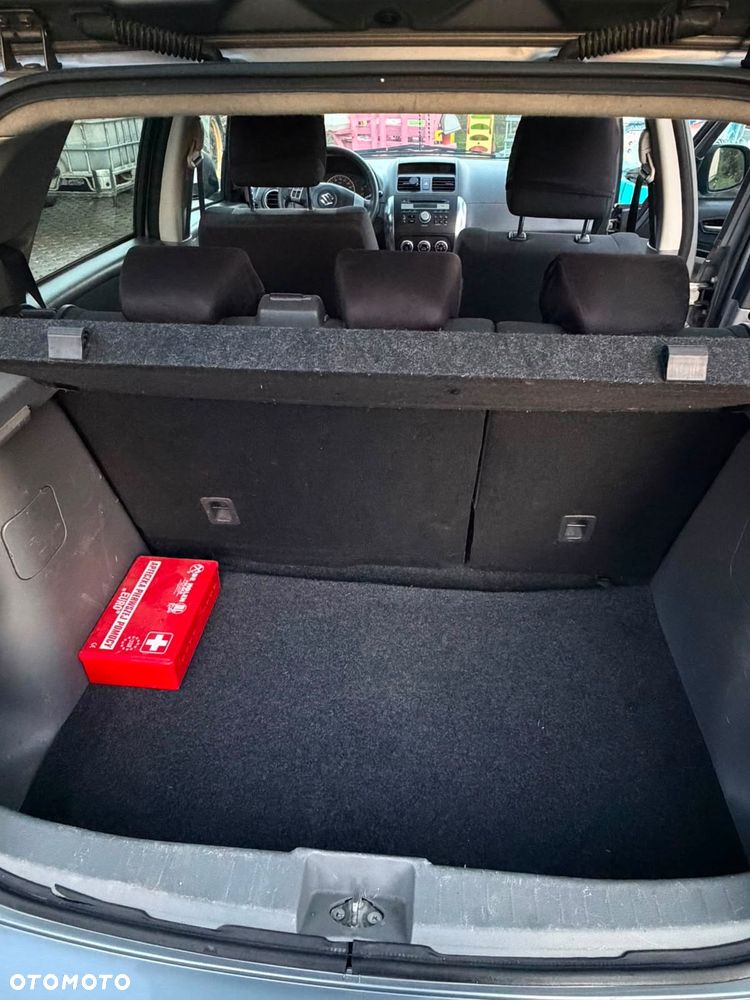 Suzuki SX4 - 8