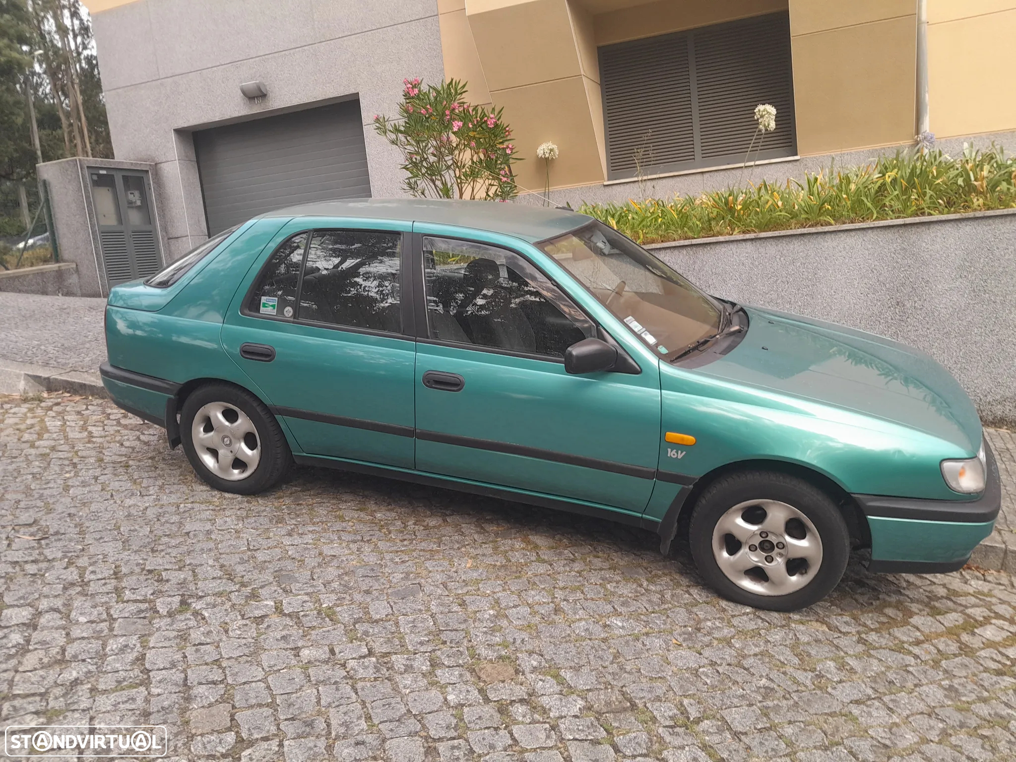 Nissan Sunny Hatchback 1.4 SLX - 2