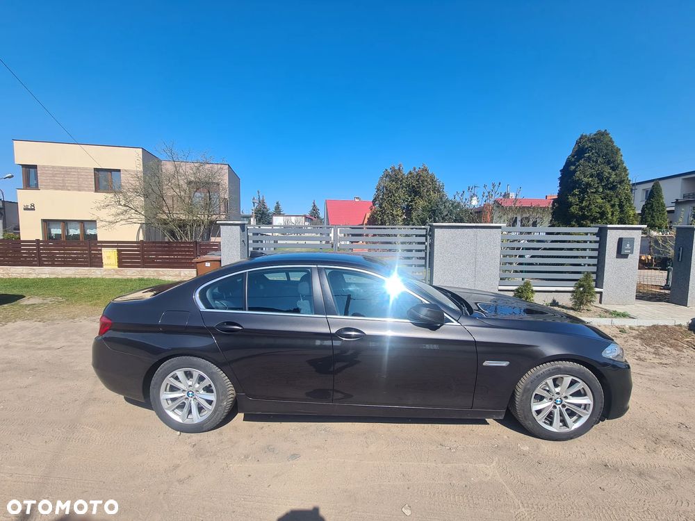 BMW Seria 5 520i - 4