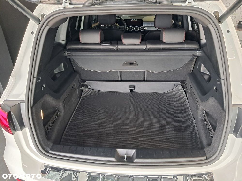 Mercedes-Benz GLB - 28