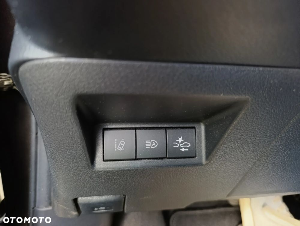 Toyota Yaris Hybrid 100 Premium - 22