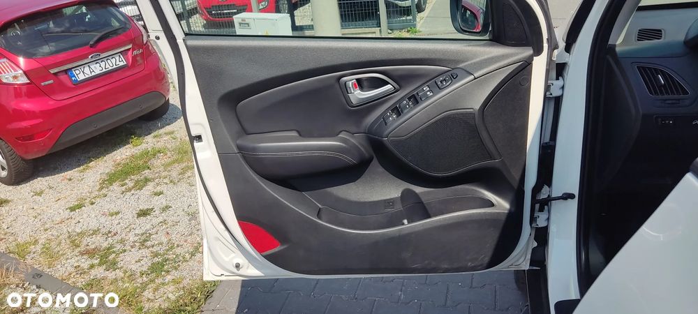 Hyundai ix35 blue 1.6 2WD Finale Gold - 25