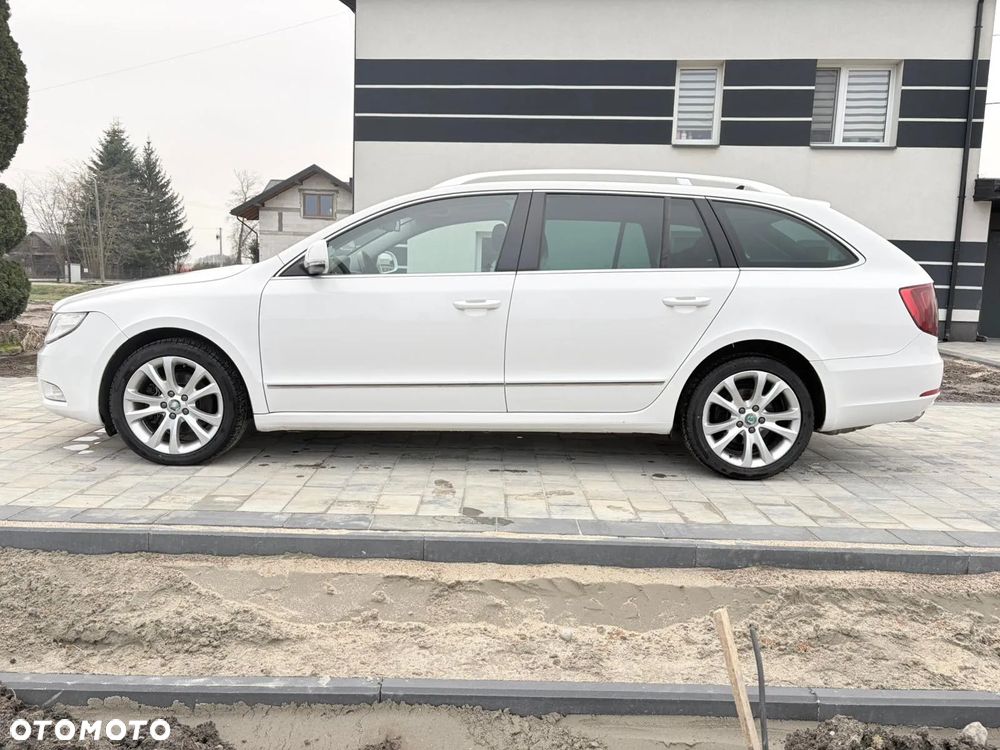 Skoda Superb 2.0 TDI Exclusive - 2
