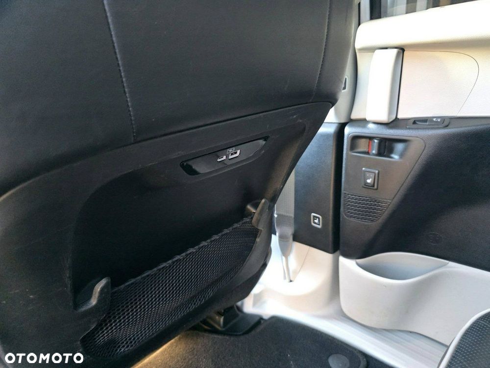 Chrysler Pacifica - 37