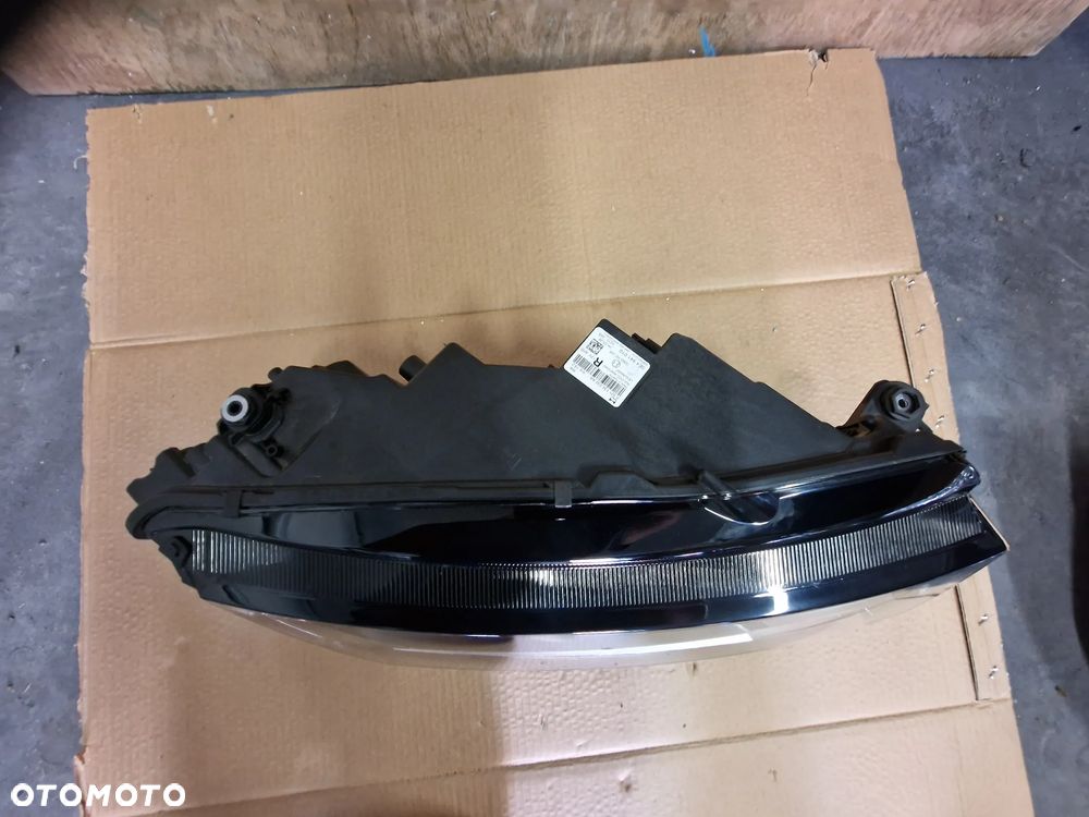 Reflektor prawy  przód  skoda  octavia  IV  lift  5E4. 941.010 - 4