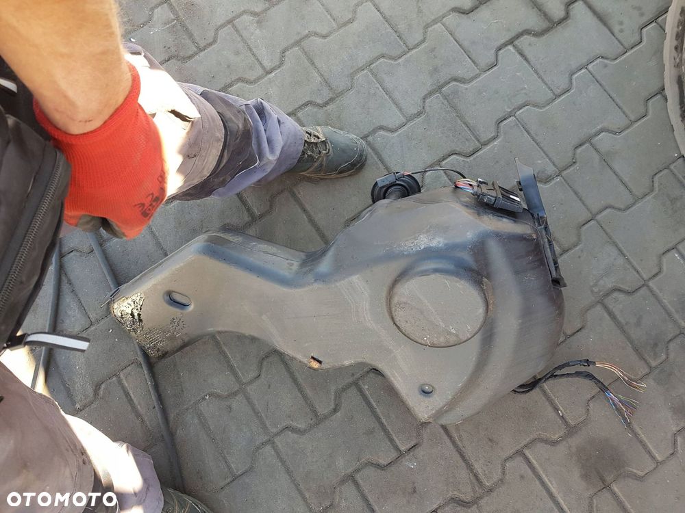 SEAT ALHAMBRA 2 II 7N SHARAN 10-15r 2.0 TDI BAK ZBIORNIK POMPKA ADBLUE - 3