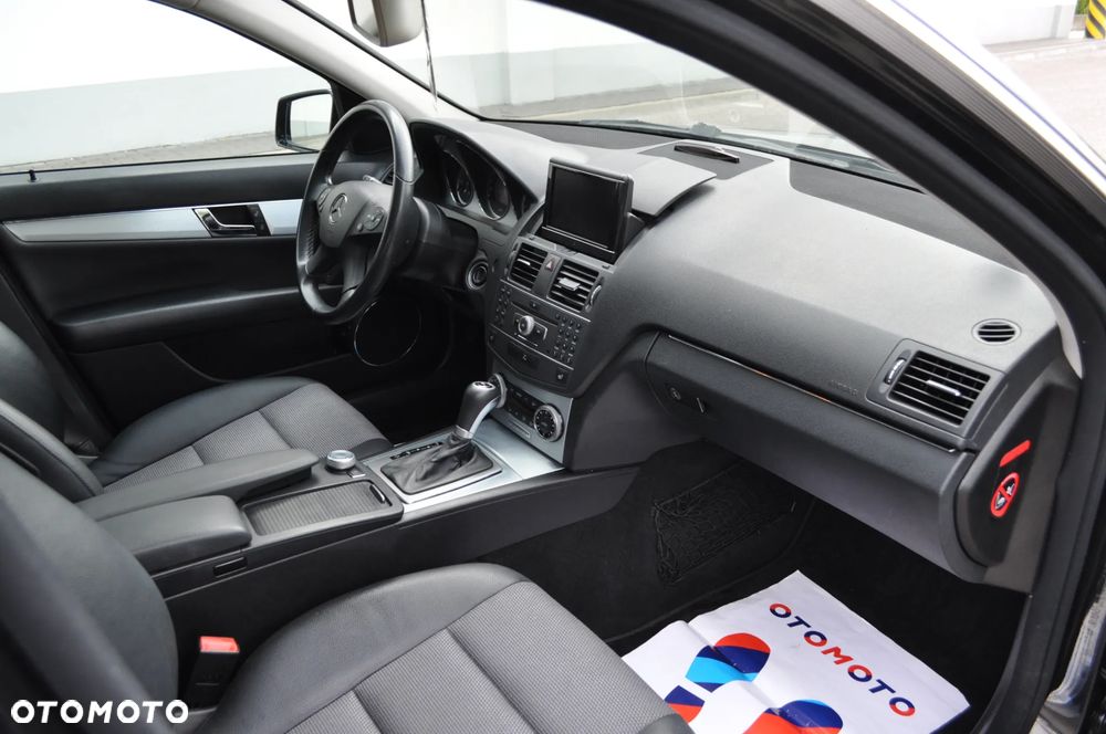 Mercedes-Benz Klasa C 200 CGI Automatik BlueEFFICIENCY Avantgarde - 15
