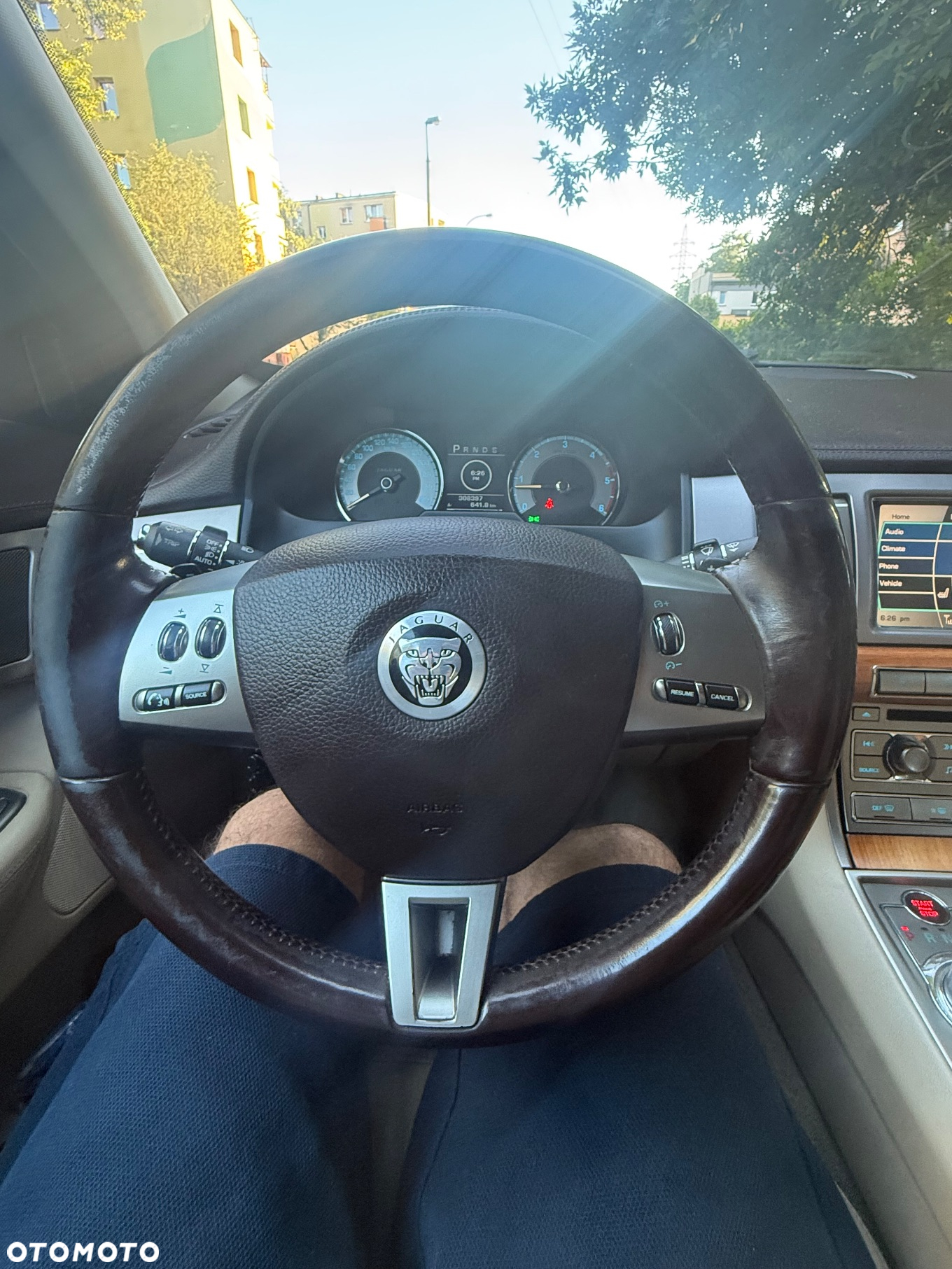 Jaguar XF 2.7 V6 D Luxury - 15