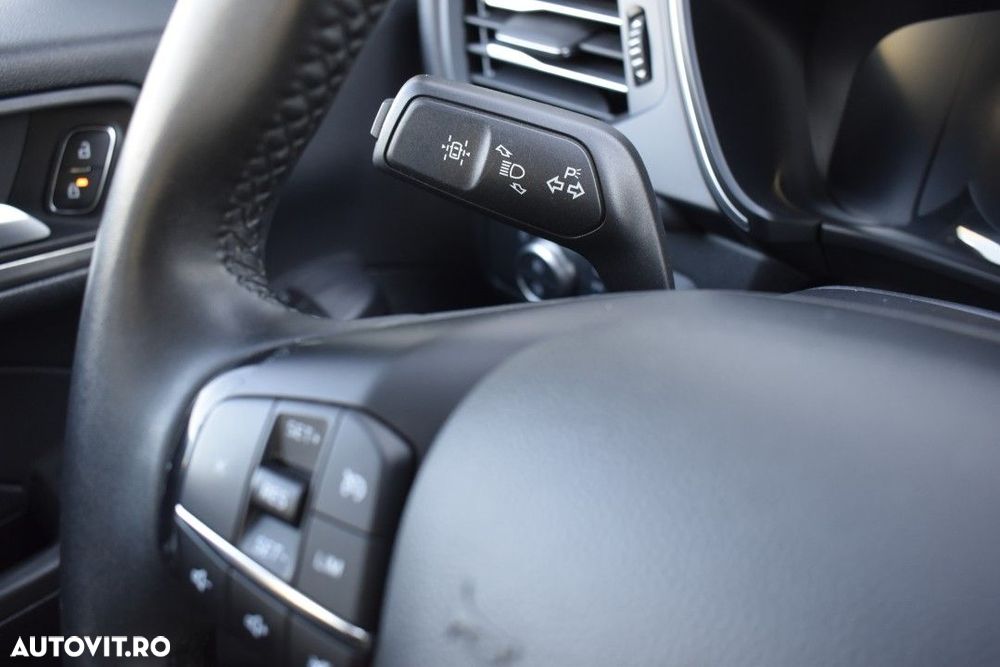 Ford Kuga - 29