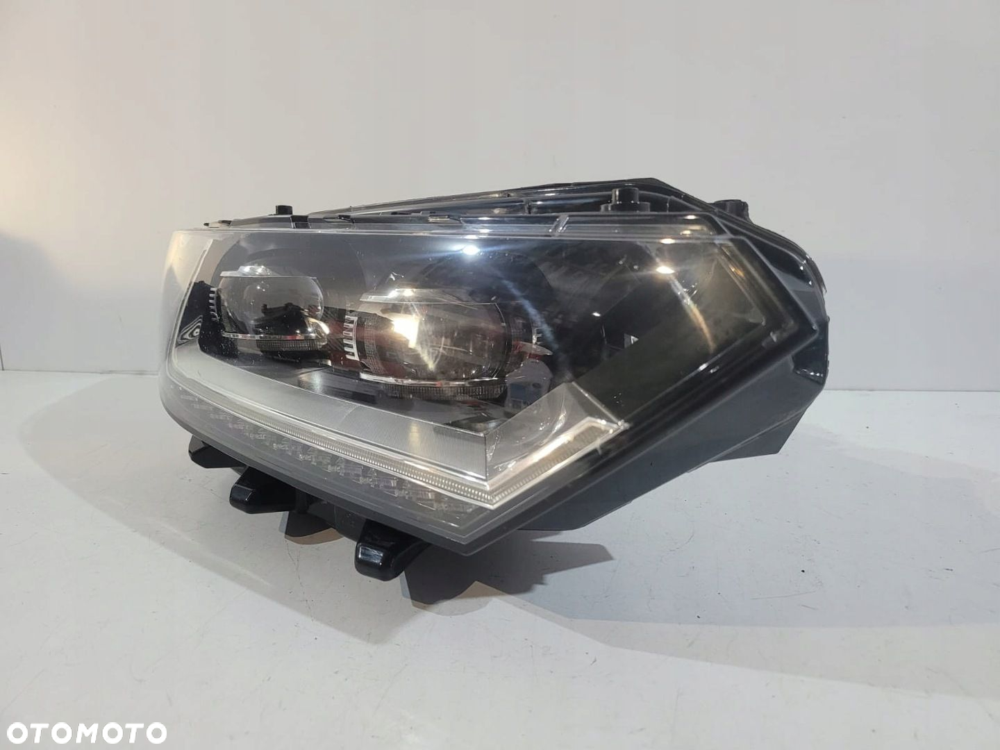 VW Passat B8 Lift - Lampa Full Led R - 13637 - 2