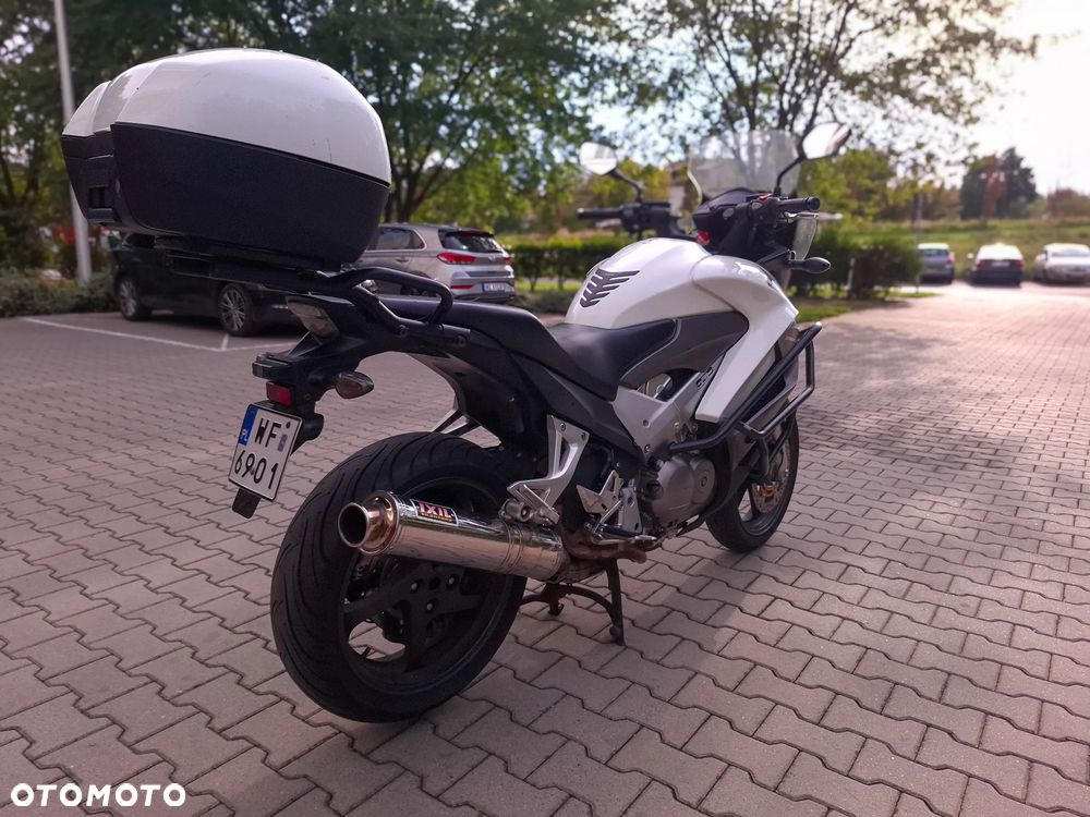 Honda VFR - 8