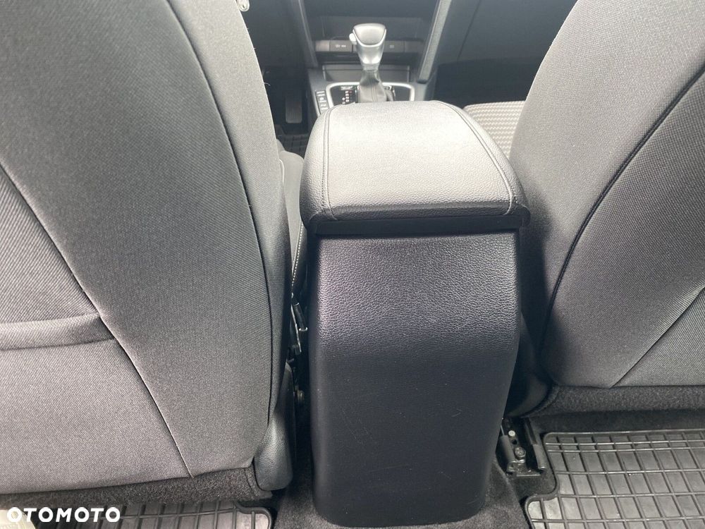Kia Ceed - 12