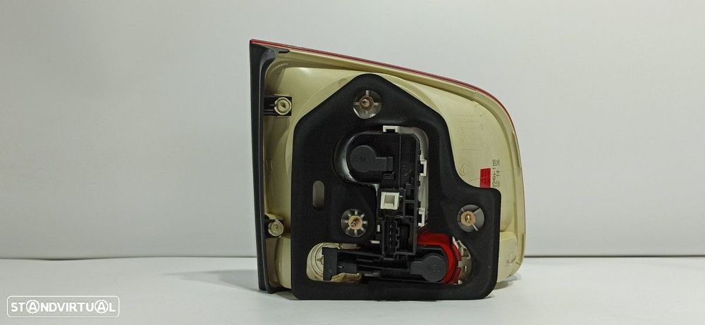 FAROLIM TRASEIRO DIREITO VOLKSWAGEN TOUAREG (7LA) TDI V10 - 2