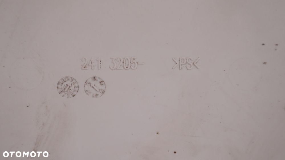 KAMPER PRZYCZEPA KEMPINGOWA ZAMKNIĘCIE KRATKI WENTYLACYJNEJ LODÓWKI  48 CM X 22,3 CM - 10