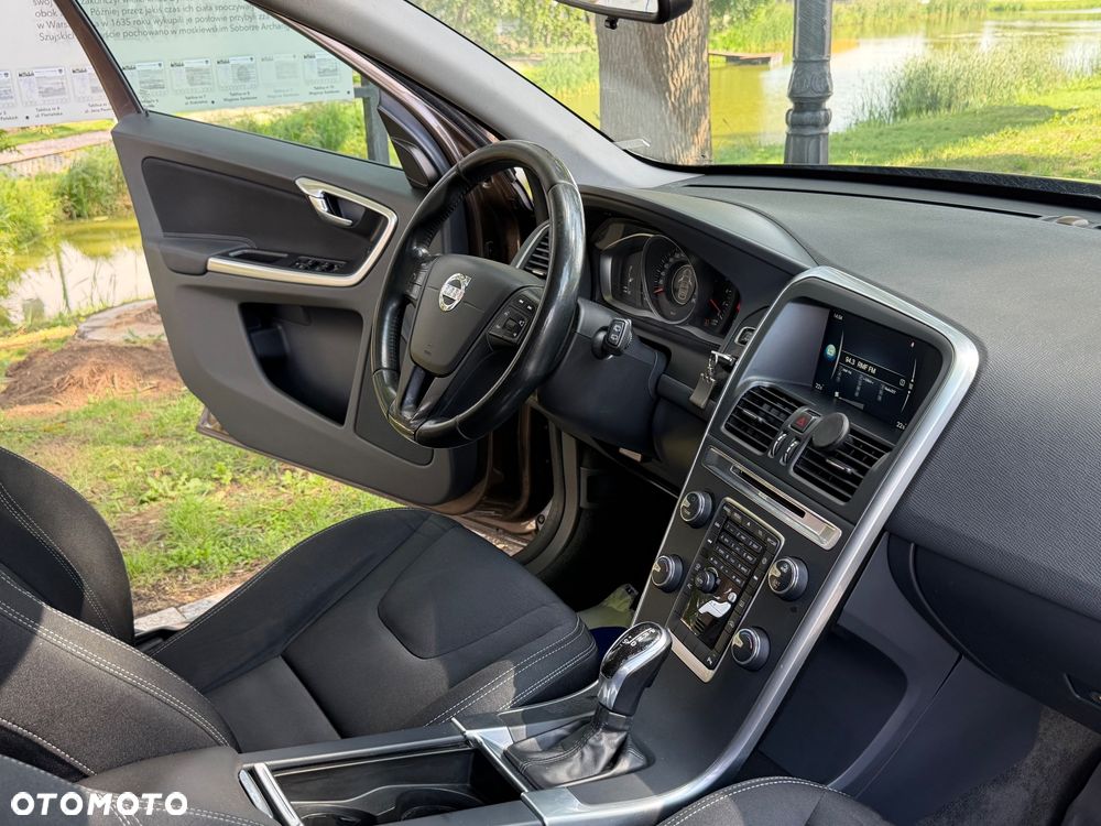 Volvo XC 60 D3 Geartronic Momentum - 27