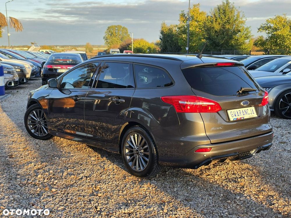 Ford Focus 1.5 EcoBlue Start-Stopp-System ST-LINE - 22