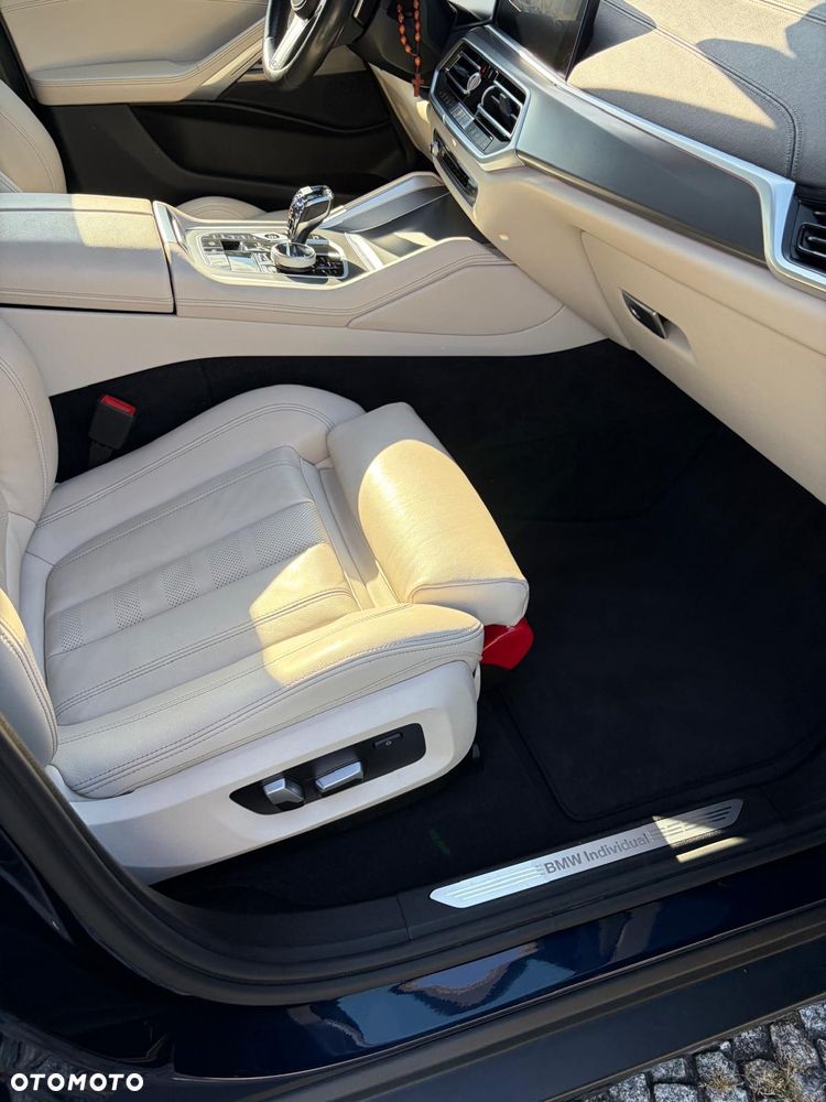BMW X6 xDrive40d mHEV - 28