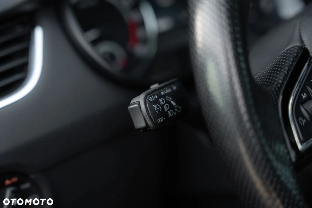 Skoda Octavia 2.0 TDI RS DSG - 29