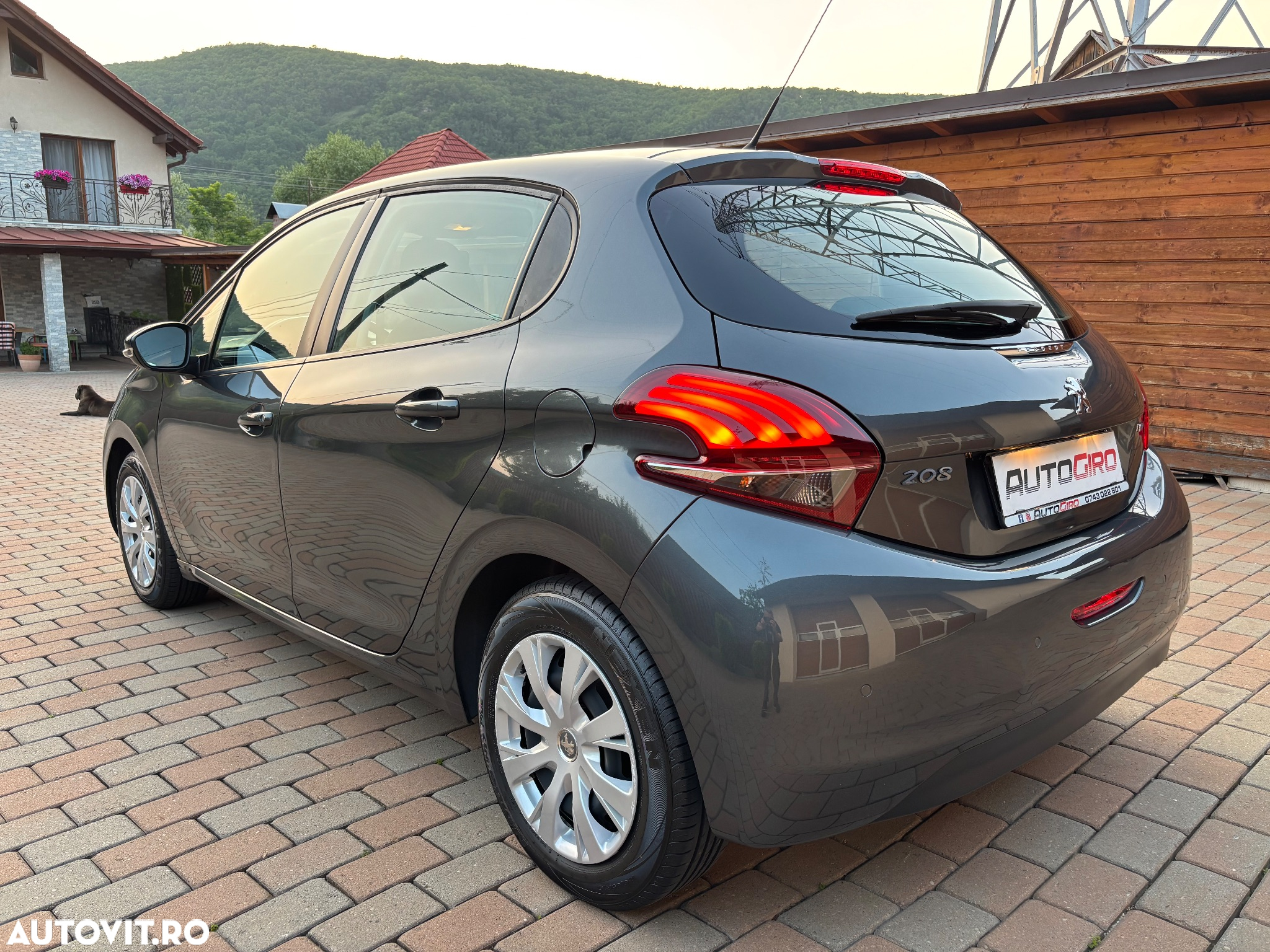 Peugeot 208 1.2 L PureTech Allure - 3