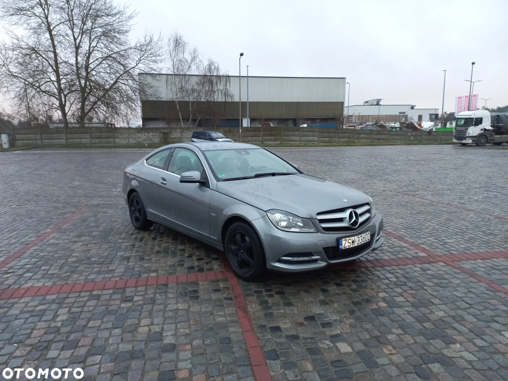 Mercedes-Benz Klasa C 180 Coupe BlueEFFICIENCY - 2