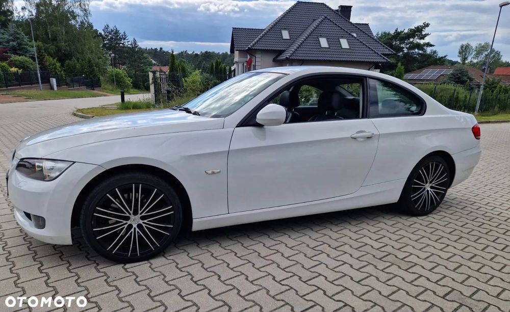 BMW Seria 3 320d xDrive Coupe - 9