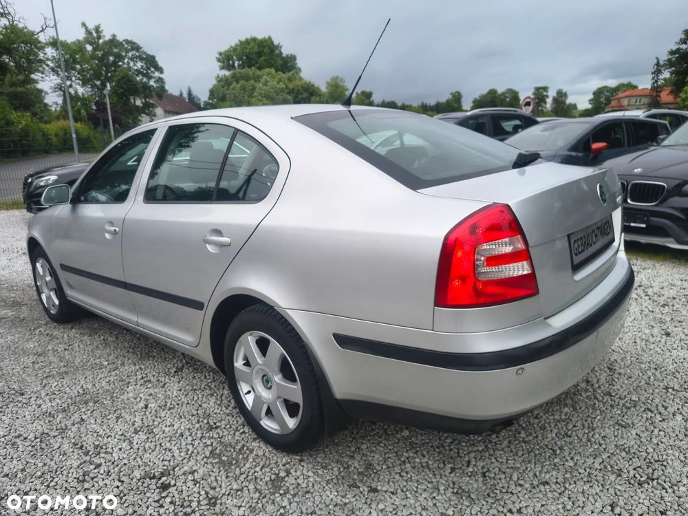Skoda Octavia 1.6 FSI Elegance - 8