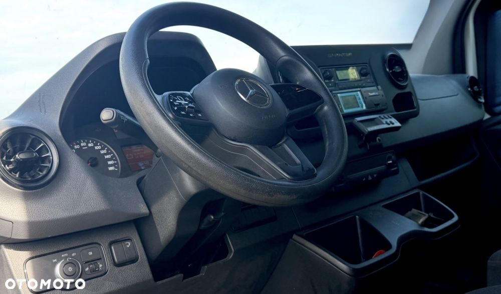 Mercedes-Benz SPRINTER - 4