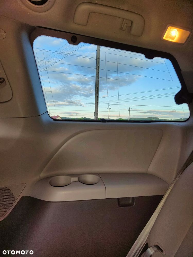 Toyota Sienna 3.5 V6 SE - 19