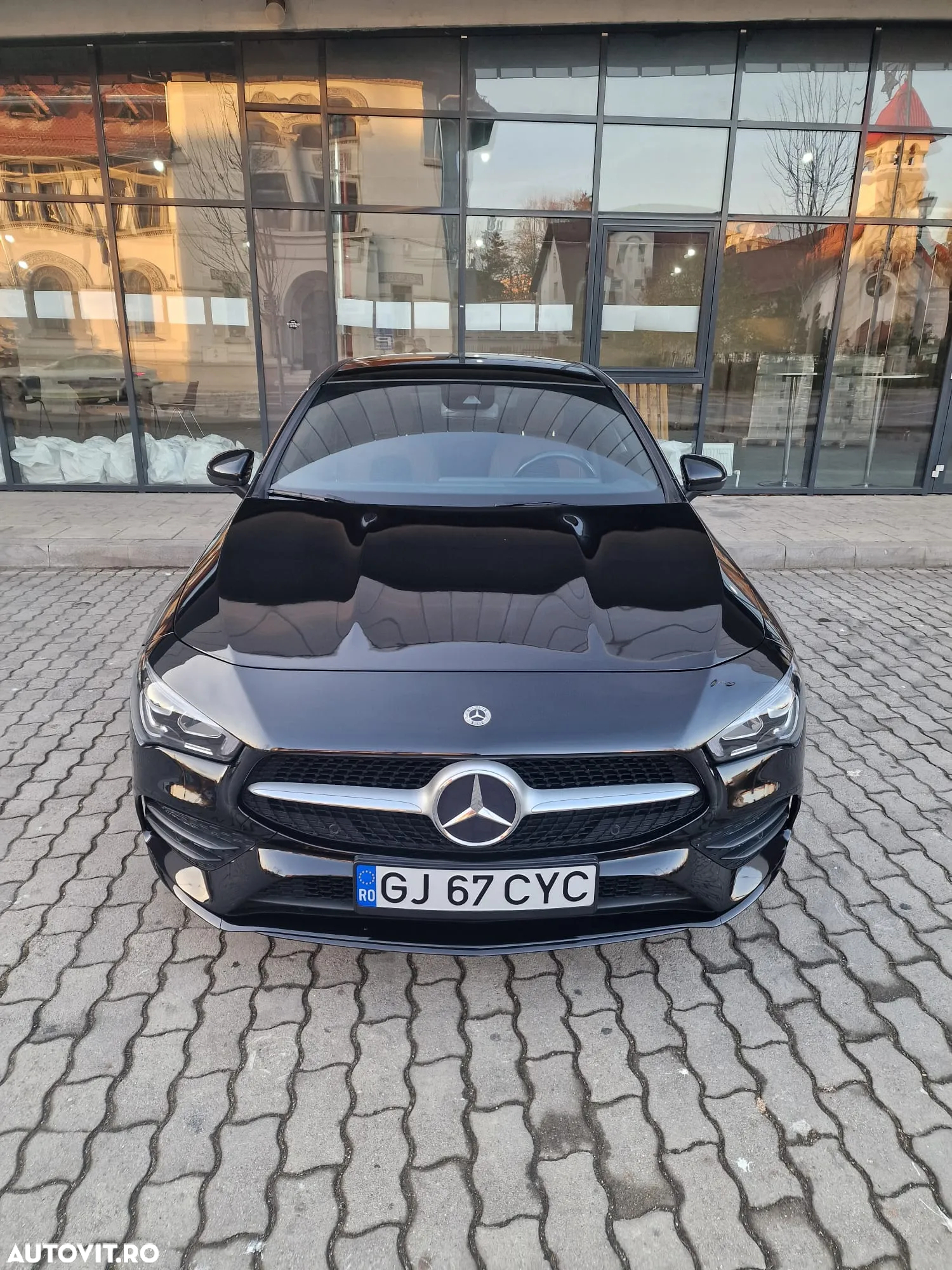 Mercedes-Benz CLA 220 4Matic 7G-DCT AMG Line - 3
