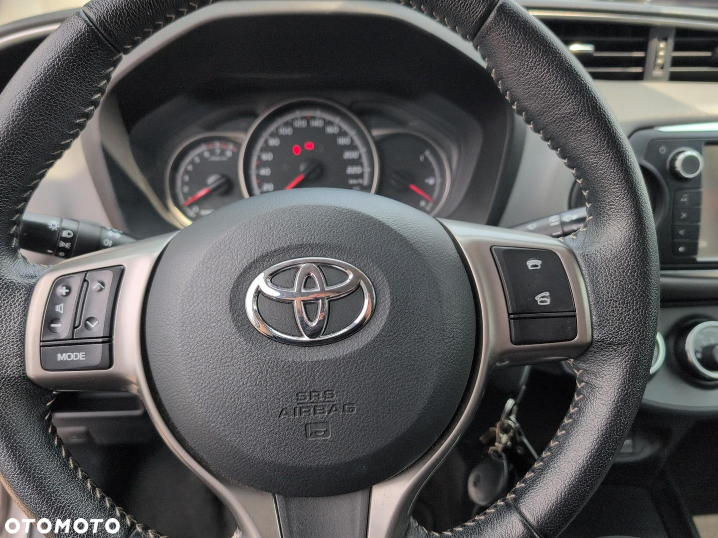Toyota Yaris - 16