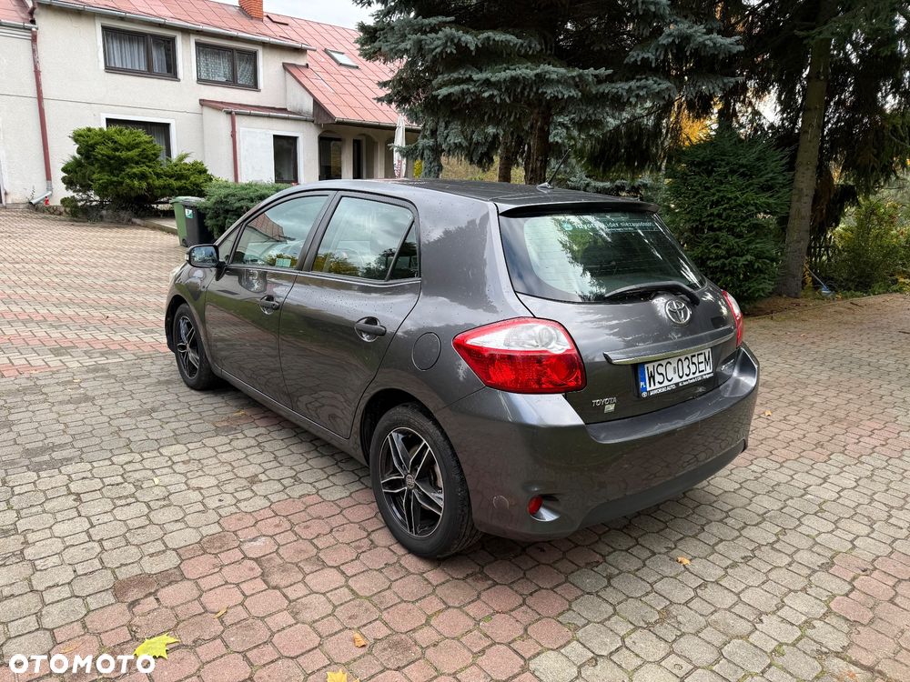 Toyota Auris 1.33 VVT-i Active - 4