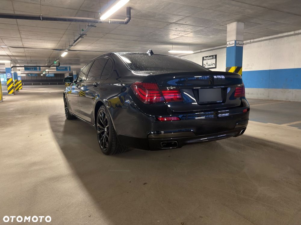 2013 BMW Seria 7, photograph 7