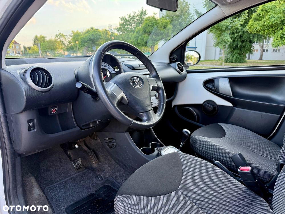 Toyota Aygo 1.0 VVT-i Sol EU5 MM - 15