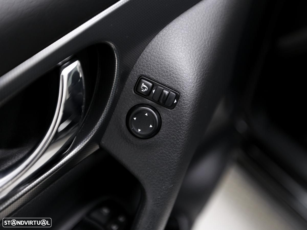 Nissan Qashqai 1.5 dCi N-Connecta - 17