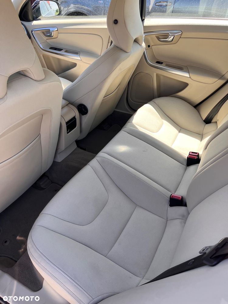 Volvo S60 D3 Geartronic Momentum - 16