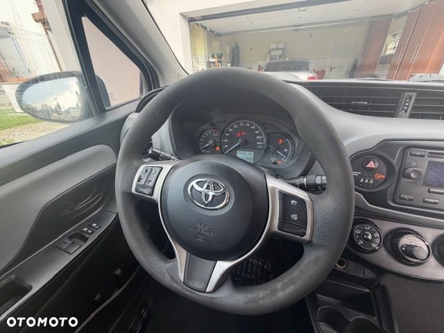 Toyota Yaris - 12