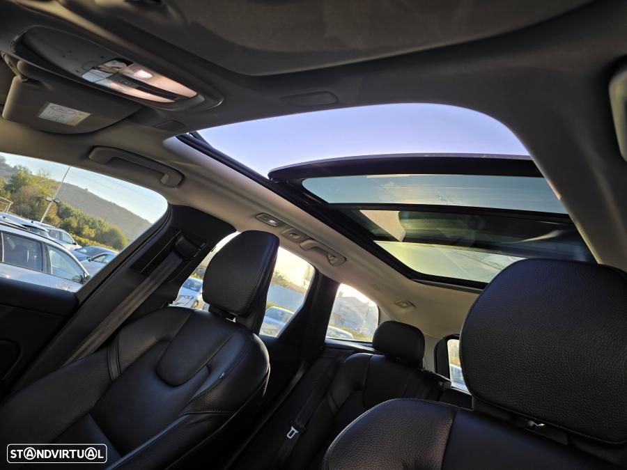 Volvo XC 60 2.0 T6 PHEV Core AWD - 24