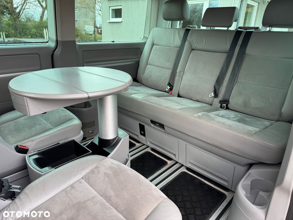 Volkswagen Multivan - 17