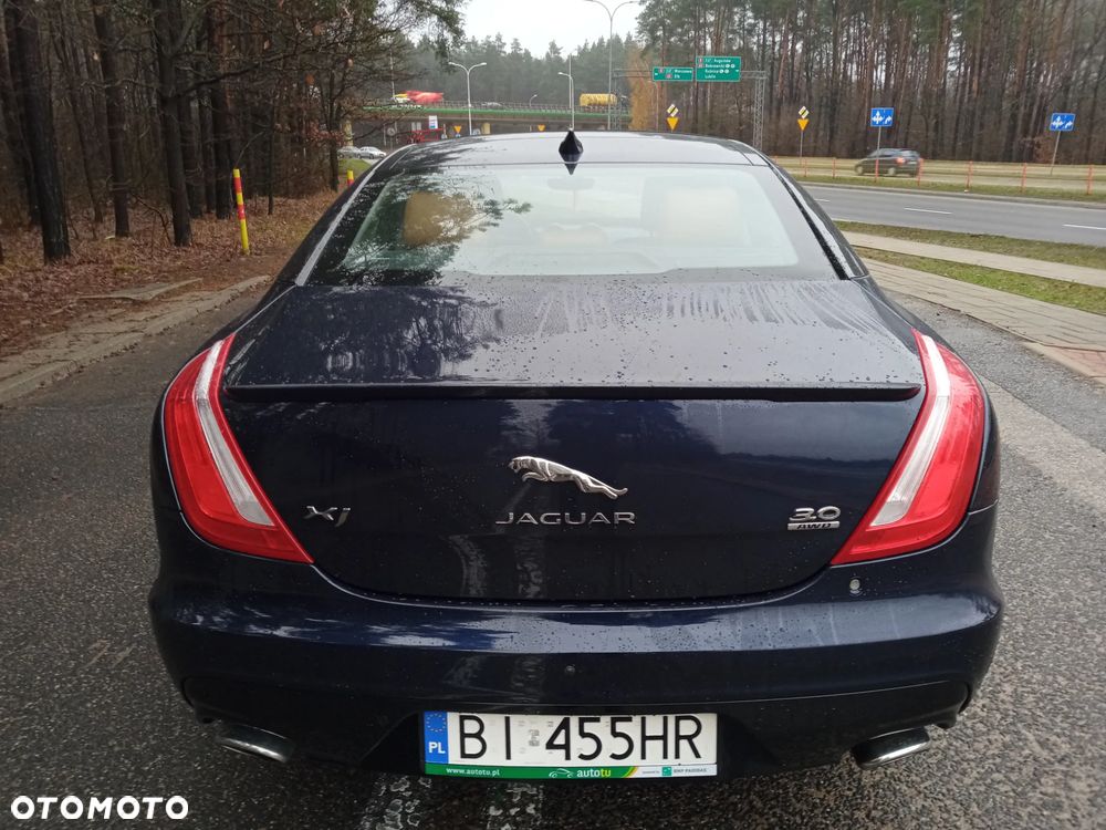 Jaguar XJ 3.0 T AWD R-Sport - 27