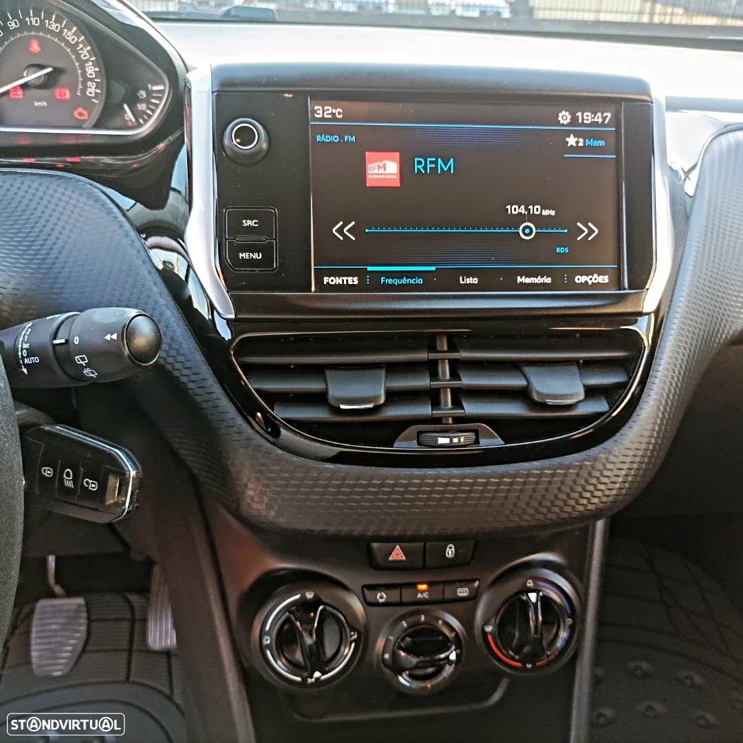 Peugeot 208 1.2 PureTech Style - 22