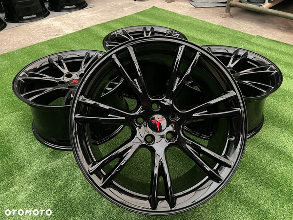 KOMPLET FELG FELGI ALU TESLA MODEL Y 19 5X114,3 ET45 ORYGINALNE
